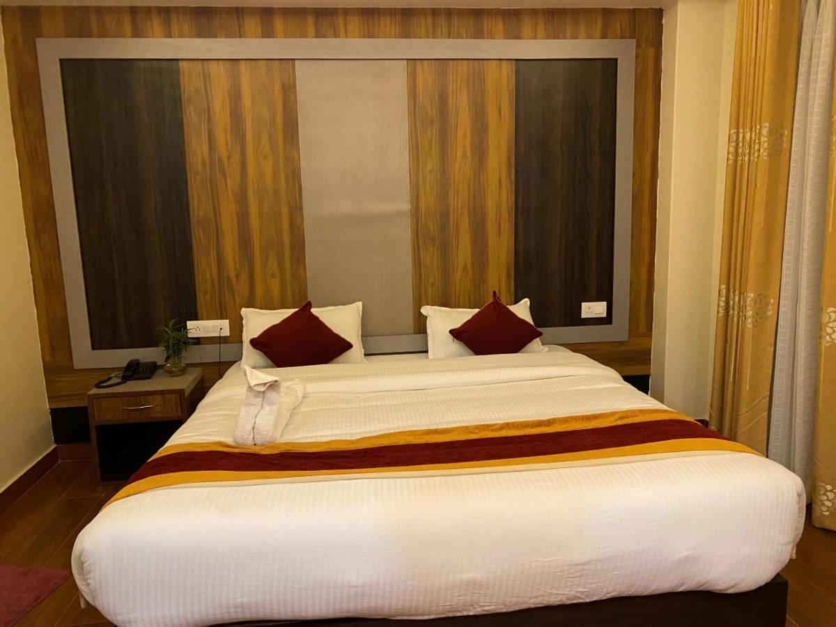 Hotel Murano Pokhara Extérieur photo
